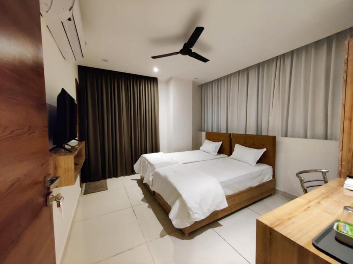 Hotel Hibiscus Tree- Bachupally Haidarábád Kültér fotó