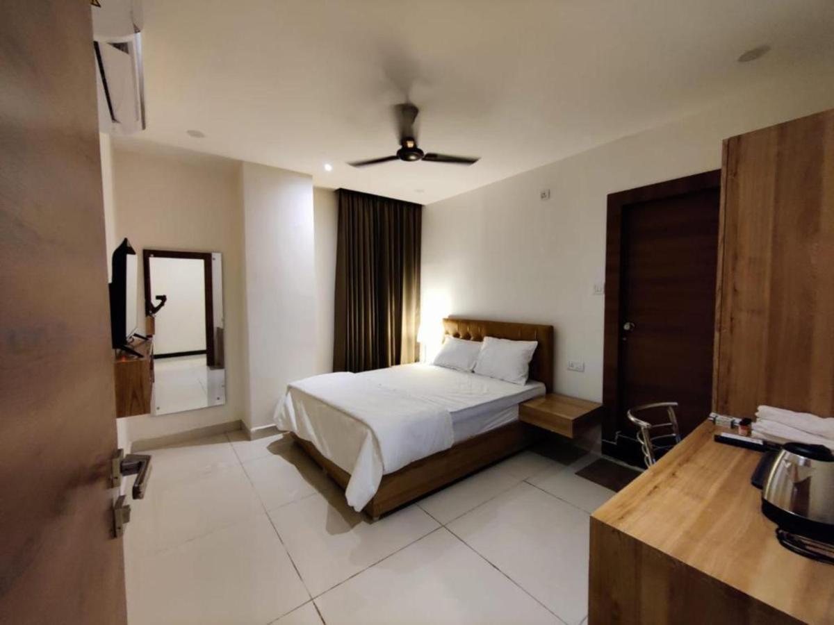 Hotel Hibiscus Tree- Bachupally Haidarábád Kültér fotó
