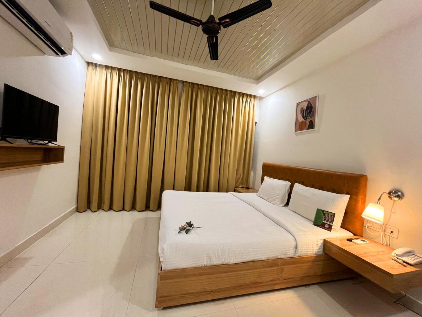 Hotel Hibiscus Tree- Bachupally Haidarábád Kültér fotó